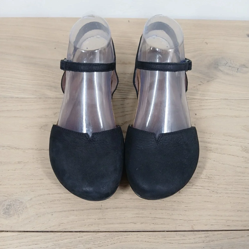 Dansko pre owned